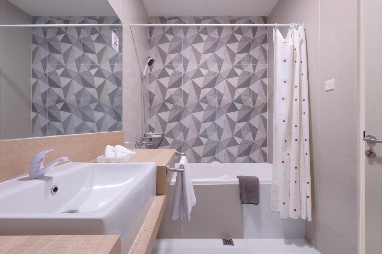 Premiere Hotel Tegal 外观 照片