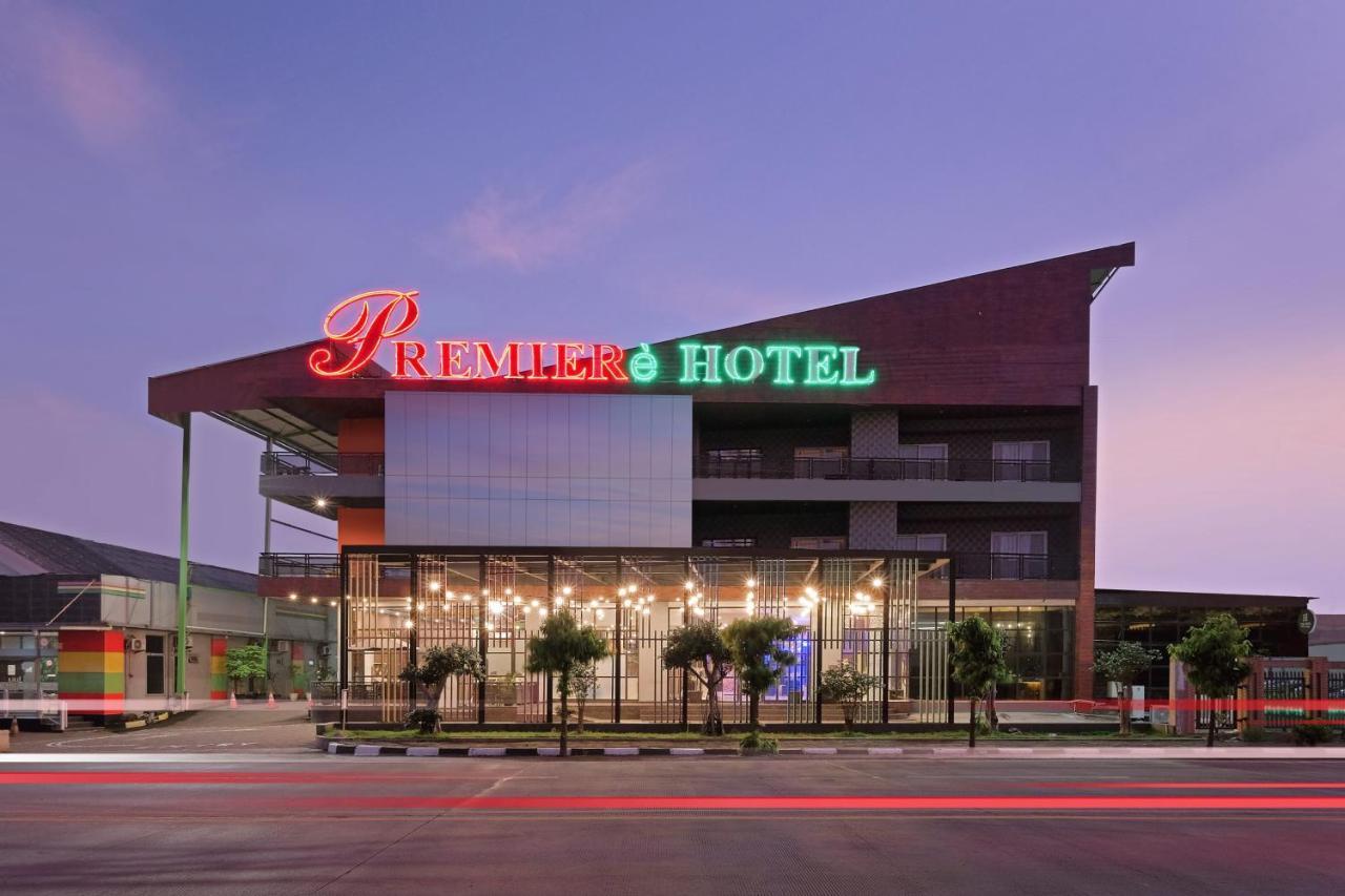Premiere Hotel Tegal 外观 照片