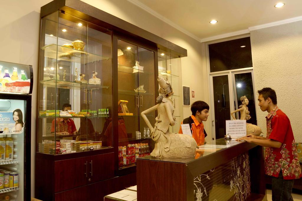 Premiere Hotel Tegal 外观 照片