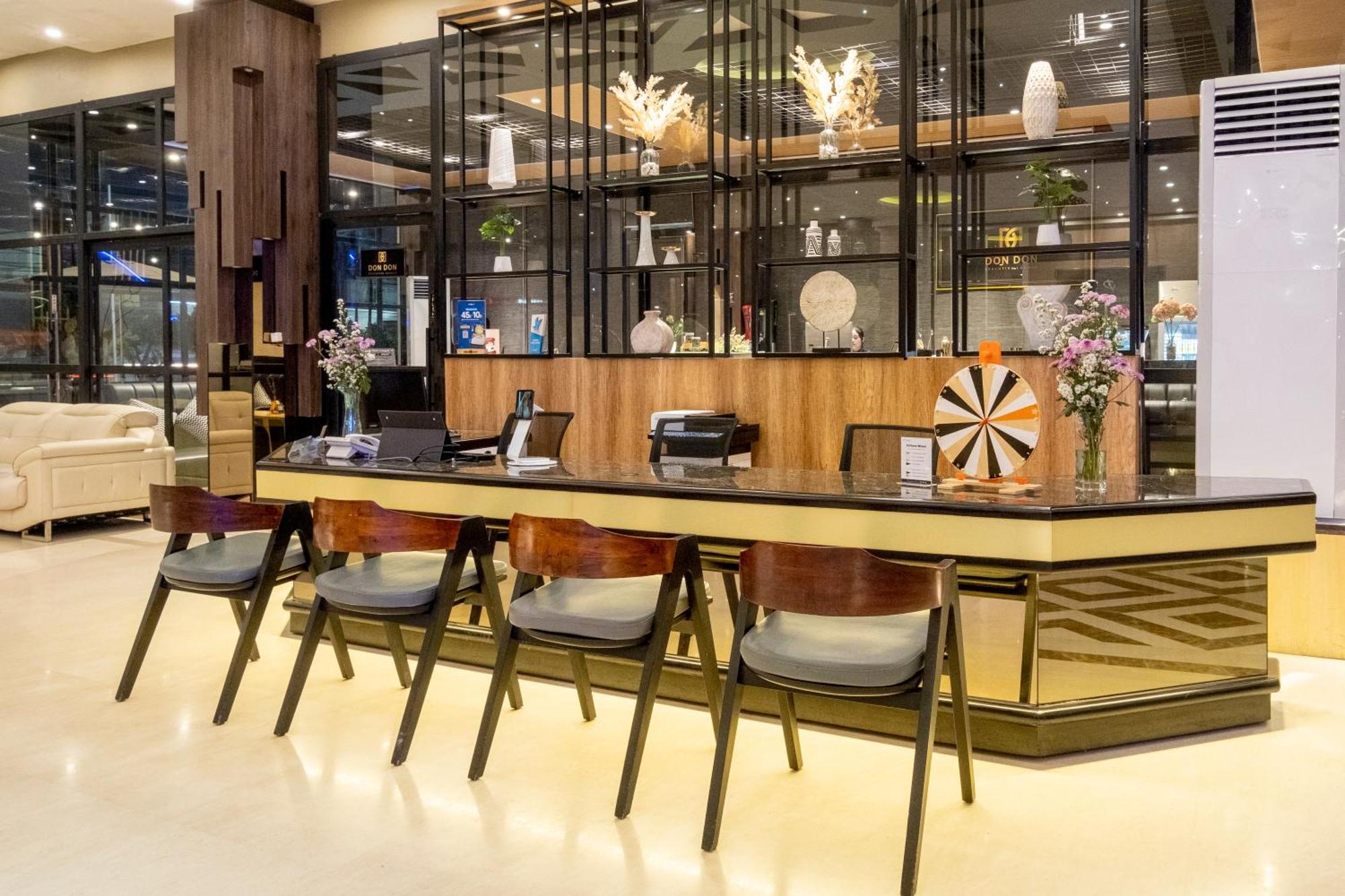 Premiere Hotel Tegal 外观 照片