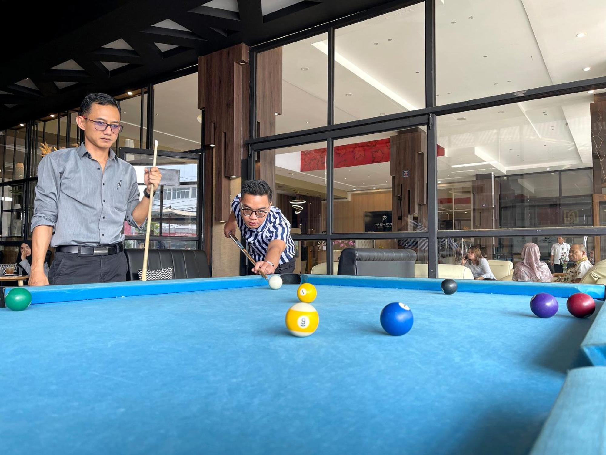 Premiere Hotel Tegal 外观 照片