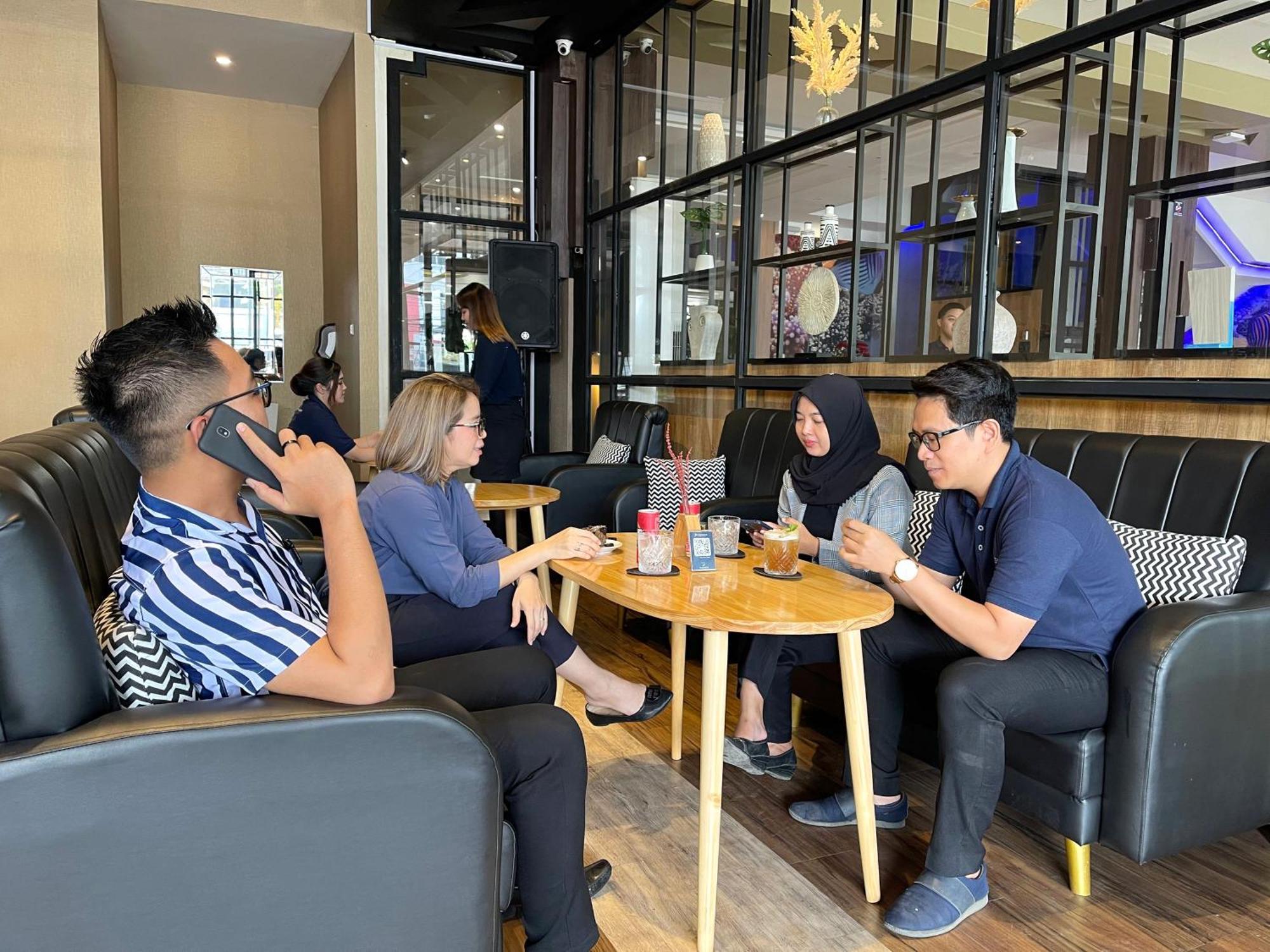 Premiere Hotel Tegal 外观 照片