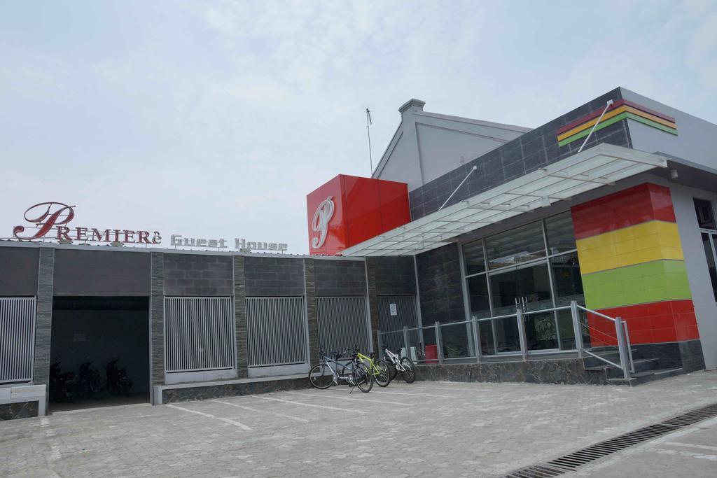 Premiere Hotel Tegal 外观 照片