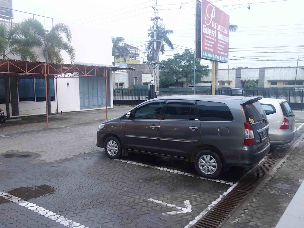 Premiere Hotel Tegal 外观 照片