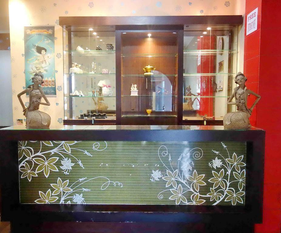 Premiere Hotel Tegal 外观 照片