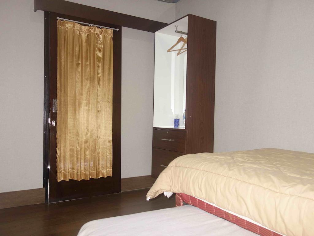 Premiere Hotel Tegal 客房 照片